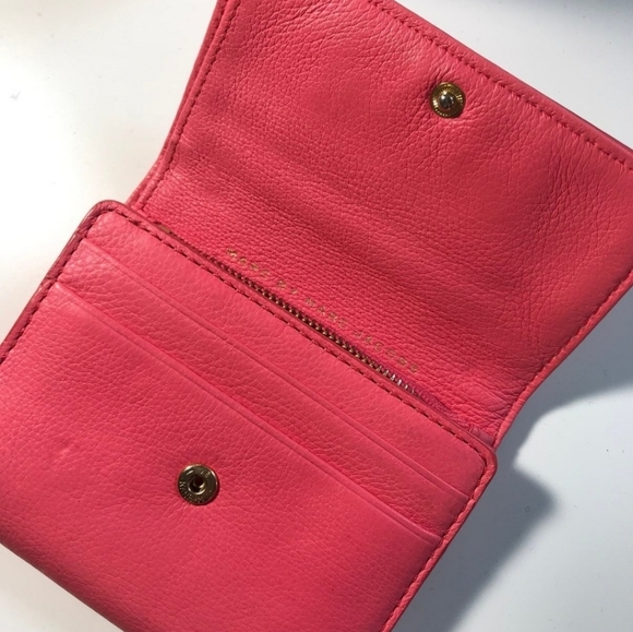 Marc Jacobs Hot Pink Wallet - Picture 3 of 4